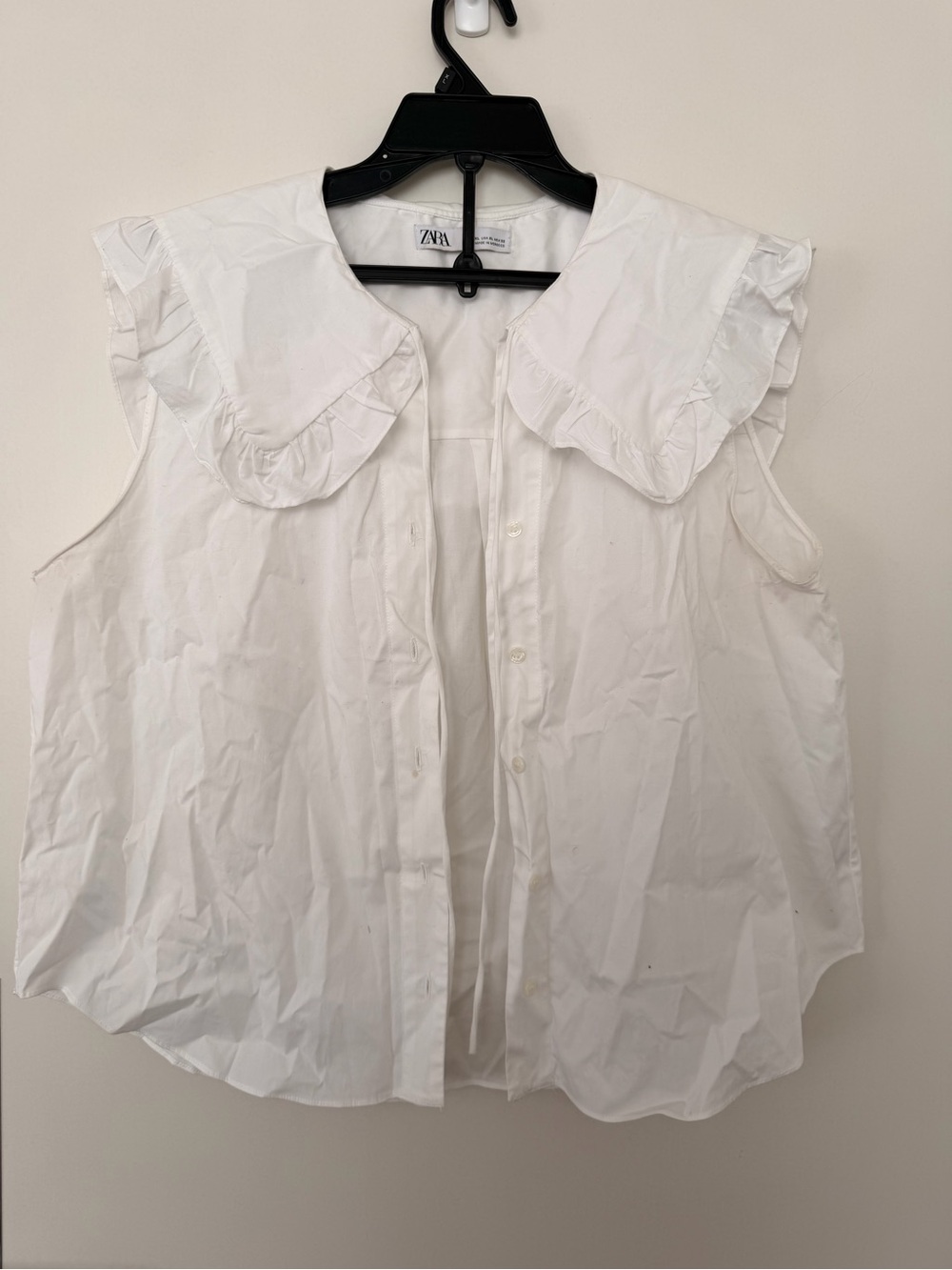 Zara White Sleeveless Ruffled Collar Button-Front Blouse